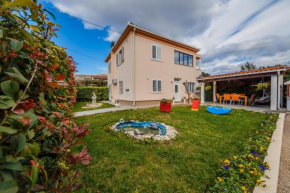 Apartments by the sea Kastel Stari, Kastela - 16554